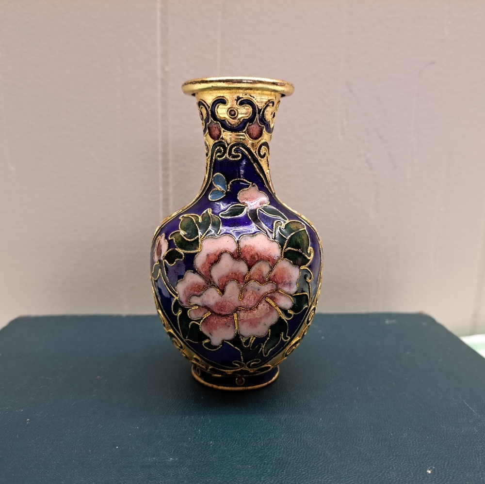 Vintage Chinese Cloisonné Vase, 4 Inch Tall Enamel Vase With Florals